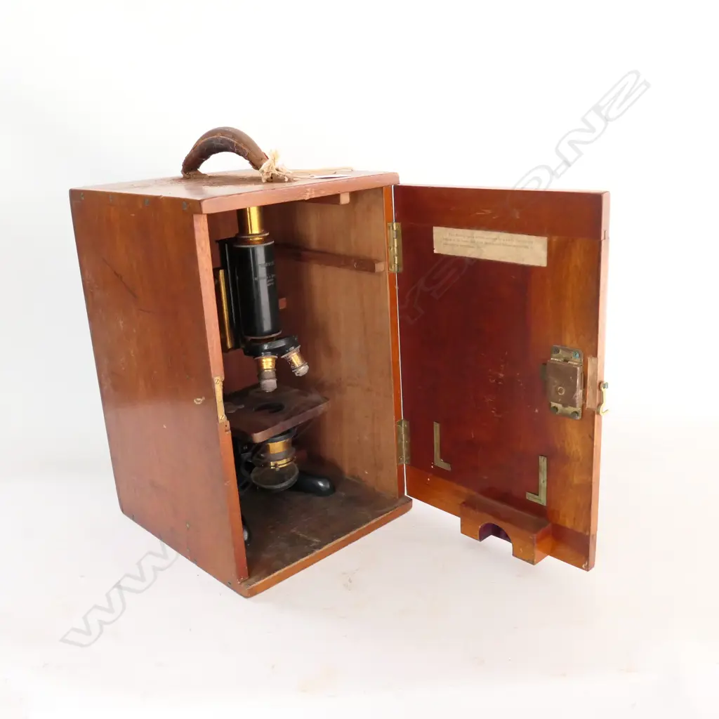 BLACK FINISHED STEEL & BRASS 'SERVICE' MICROSCOPE by W. WATSON & SON LTD., No.40778, IN BOX (NOT ORIGINAL) Image 1++